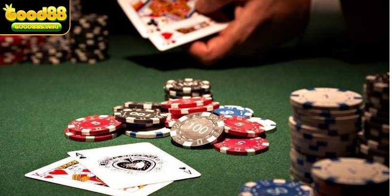 Học hỏi cách đọc bài đối thủ trong phỏm từ cao thủ